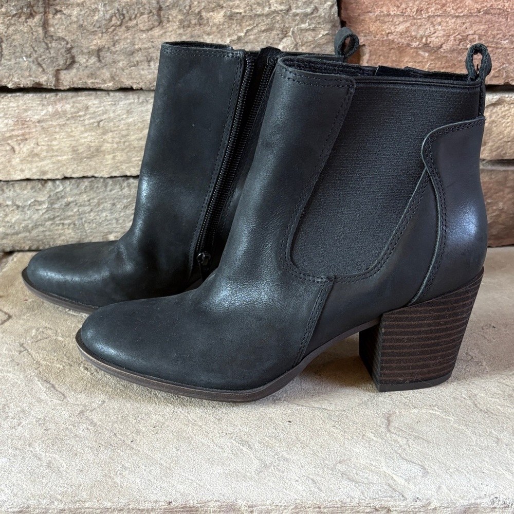 Lucky Brand sz 6.5 black leather chunky heel boots